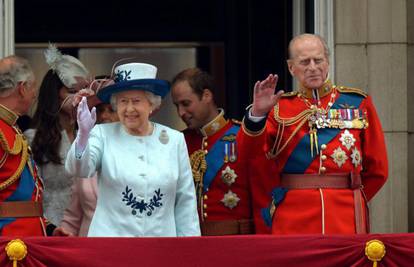 Britansku kraljicu čuvaju ludi zakoni