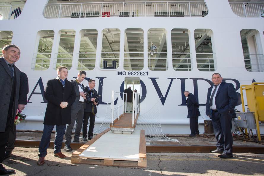 Najveći trajekt Rapske plovidbe prevozi 99 vozila i 594 putnika