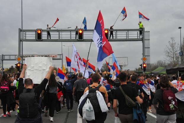 Studenti s juga, iz Niša, Vršca i Kragujevca krenuli su iz Pančeva, prema Beogradu