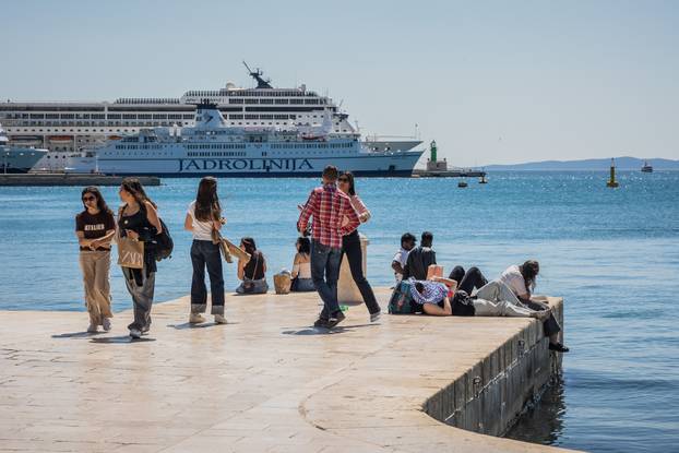 Proljetni ugođaj na Splitskoj Rivi