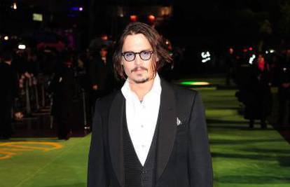 Johnny Depp opsjednut je skupim mirisnim svijećama