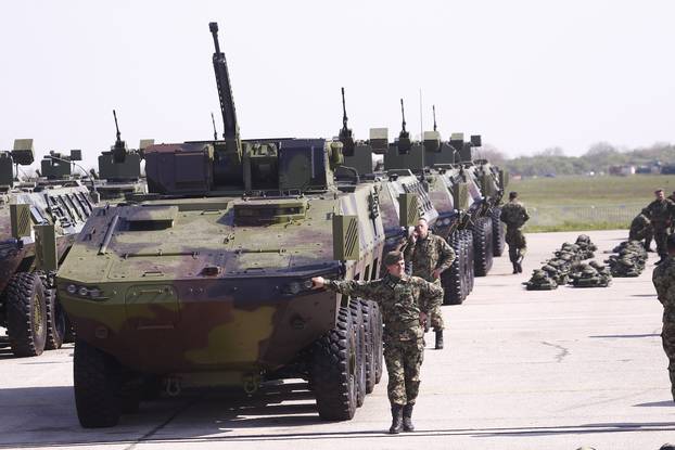 Beograd: Vojska Srbije na paradi pokazala svoje cjelokupno naoružanje