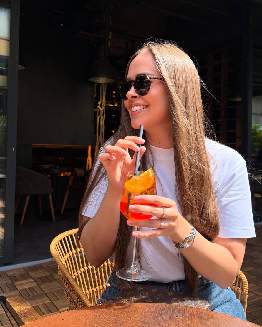 Zaručila se Dikanova kći Lana, pokazala je raskošni prsten...