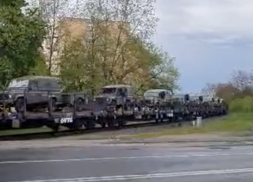 U dva dana dvije snimke vlaka s vojnim vozilima u Osijeku: 'Na njima su britanske zastavice'