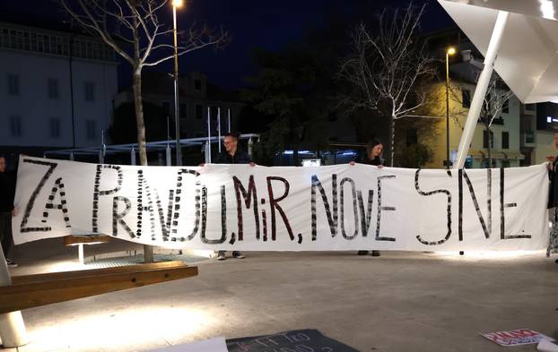 U Šibeniku održan no?ni marš - Feminizam nema granica