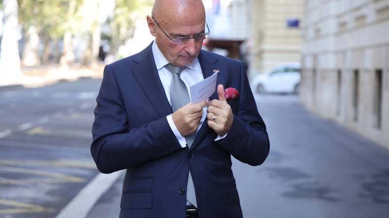 DOZNAJEMO Grlić-Radman postaje vitez! Pitao ima li zapreka, evo što su mu rekli