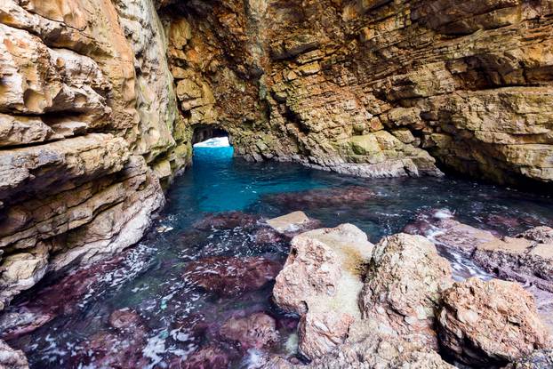 Odysseus,Cave,At,Island,Mljet