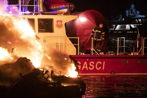 Kaštel Gomilica: Požar brodova u Marini Kaštela