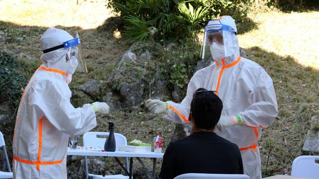 Opatija: Građani se mogu testirati na koronavirus u šatoru postavljenom kod Doma zdravlja