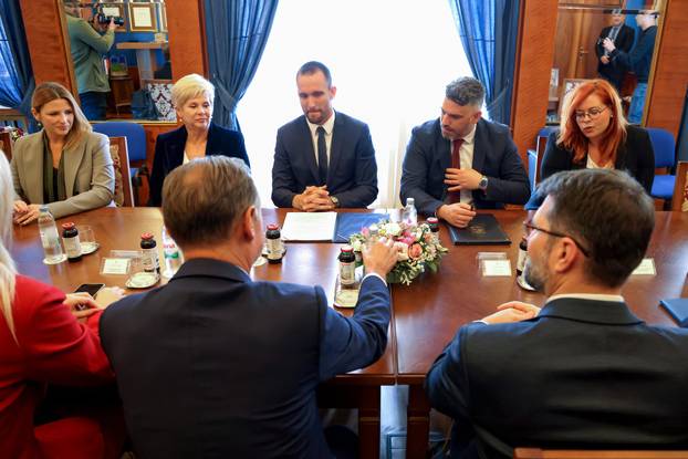 Zadar: Predsjednik Hrvatskog sabora Gordan Jandroković obišao je manifestaciju pod nazivom „Pijat na Pijaci“ 