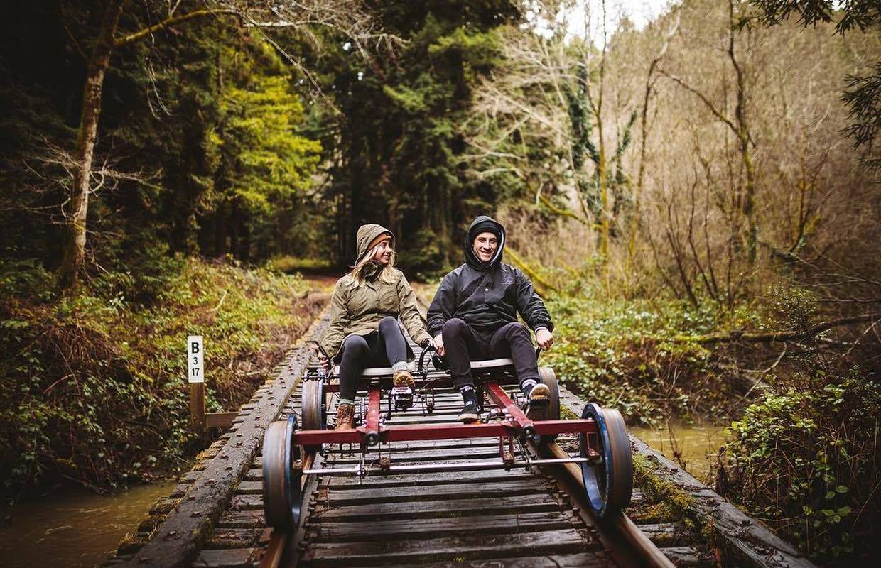 Pedaliranje kroz šumu prastarih sekvoja je užitak za oči, a i dušu