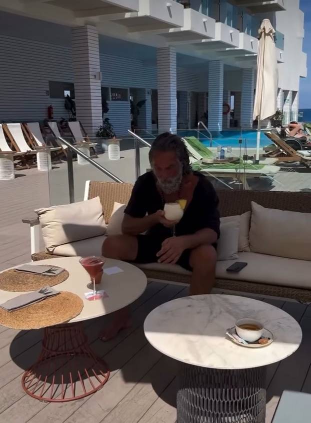 FOTO Zove se Zeus i izgleda kao bog: Ovaj muškarac je trenutno najpoželjniji na internetu!