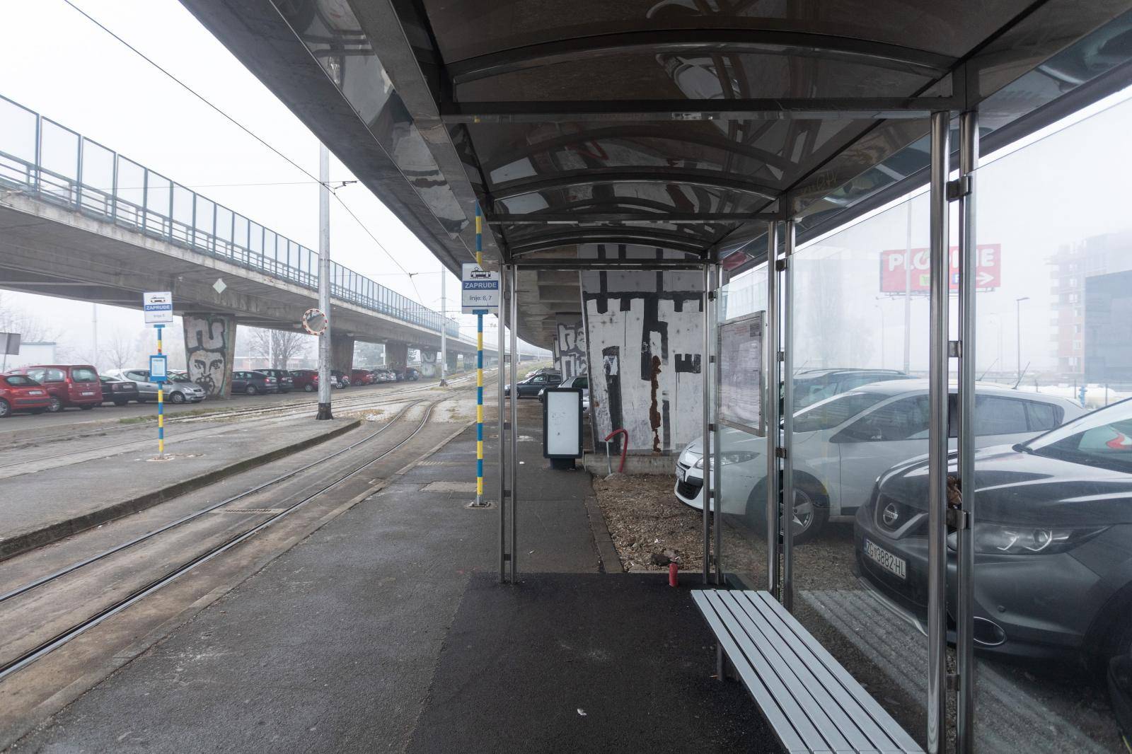 Zagreb: Nadstrešnica ispod nadvožnjaka na okretištu tramvaja u Zapruđu