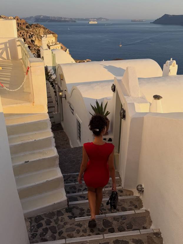 FOTO Seksi Rita raskošne obline pokazuje u mini bikinijima: Ocijenite badiće od 1 do 10!