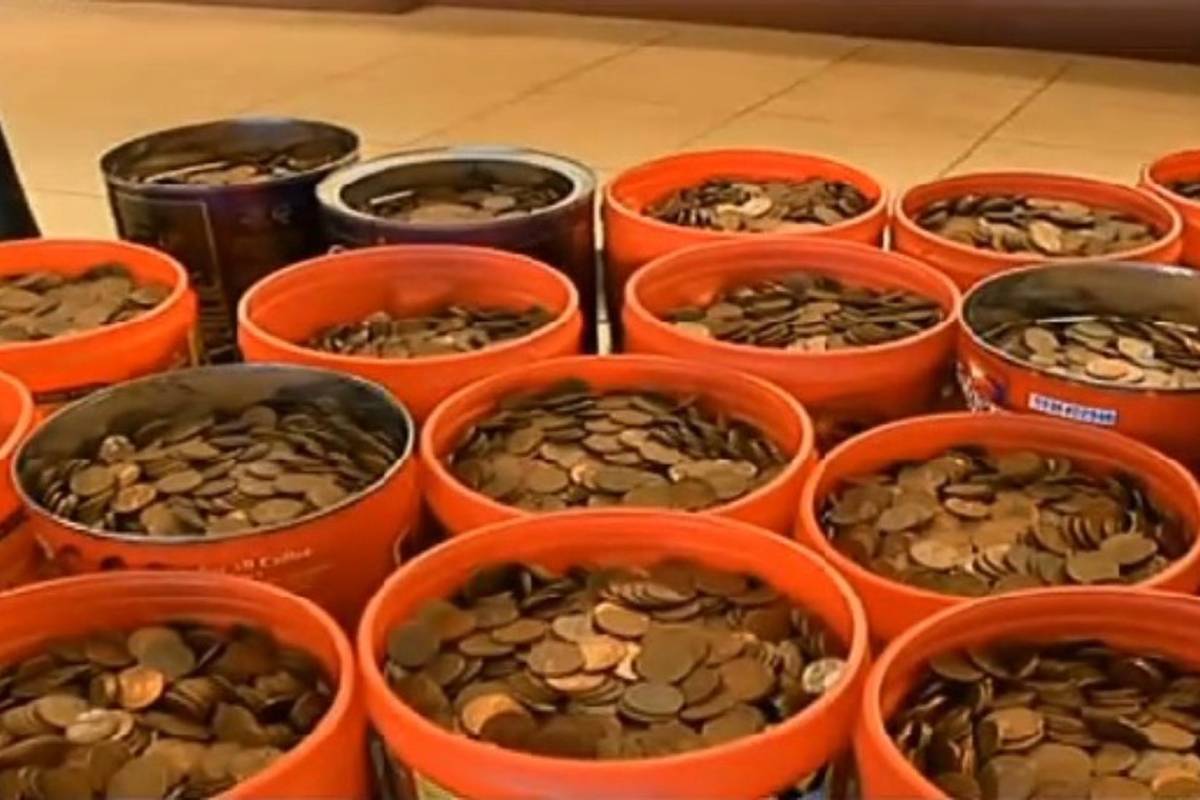 Skupljao 65 godina: U banku donio 226 kilograma novčića