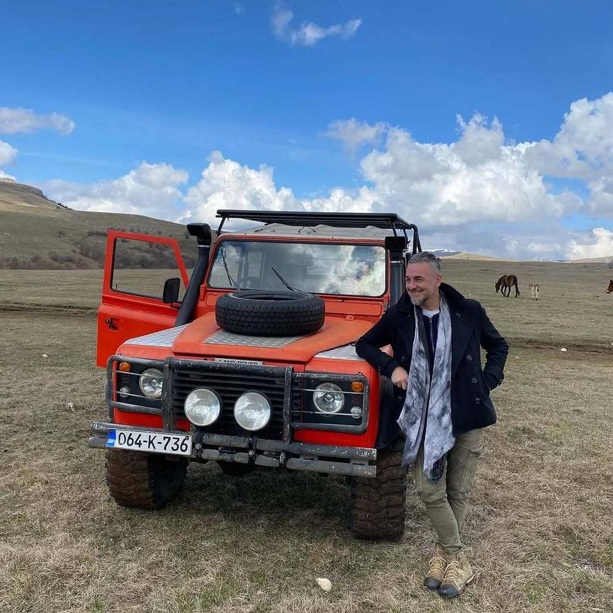 Sandi rijetko dijeli obiteljske fotografije, ali ova sa suprugom sve je osvojila! 'Predivan par'