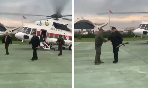 Kruži video: Lukašenko izlazi iz helikoptera s kalašnjikovom...