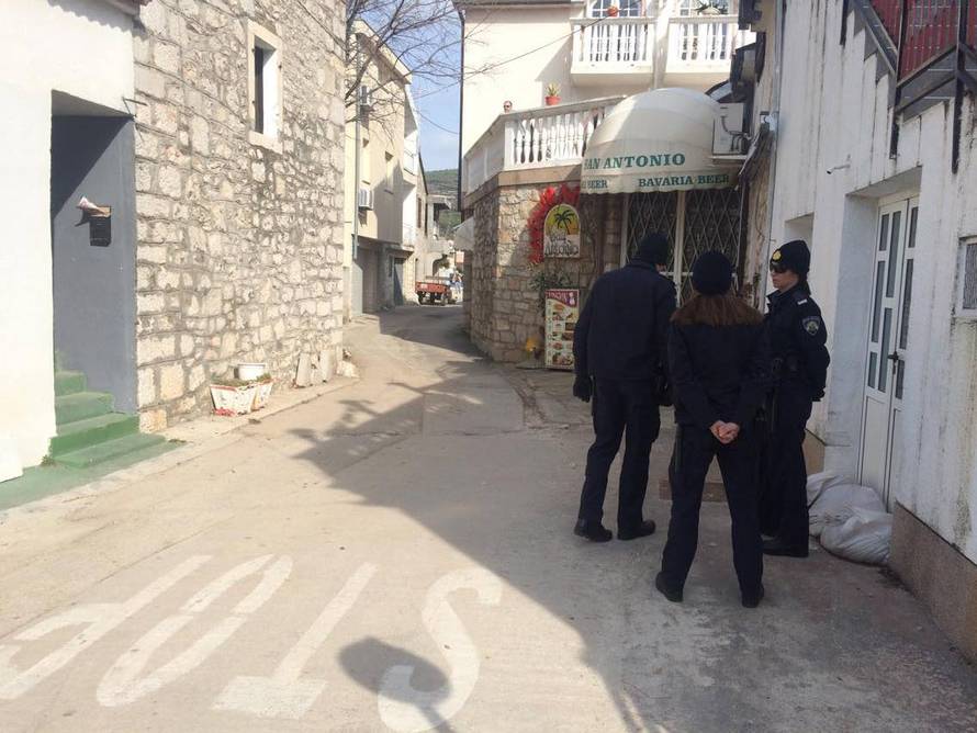 Drama u Tribunju: Mišina bivša i partner se zaključali u lokalu