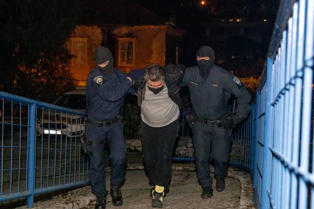 Dubrovnik: Privođenje člana skupine osumnjičenog za krijumčarenje kokaina