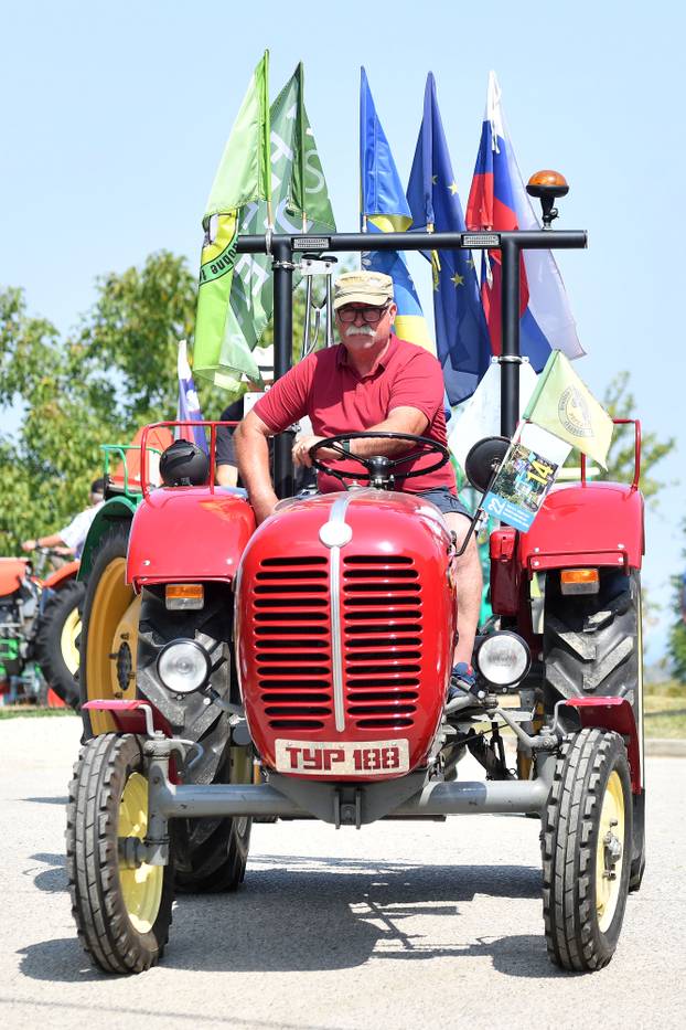 Sveti Urban: Međunarodni traktorski rally na štrigovskim vinogradima 