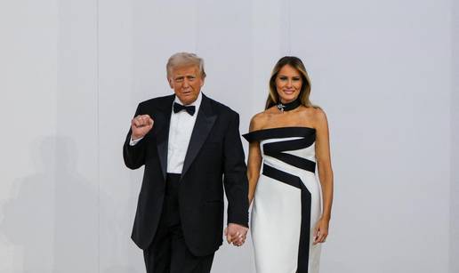 FOTO Ovakvu je još niste vidjeli! Trumpova Melania pozirala je potpuno gola, nije bila ni sama