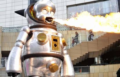 Robot koji bljuje vatru nova je Tokyjska atrakcija