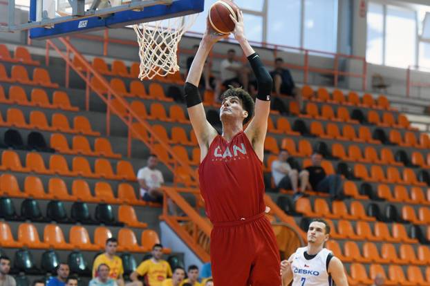 Šibenik: Guinessov rekorder, 17-godišnji kanadski košarkaš Olivier Rioux, visok je 231cm