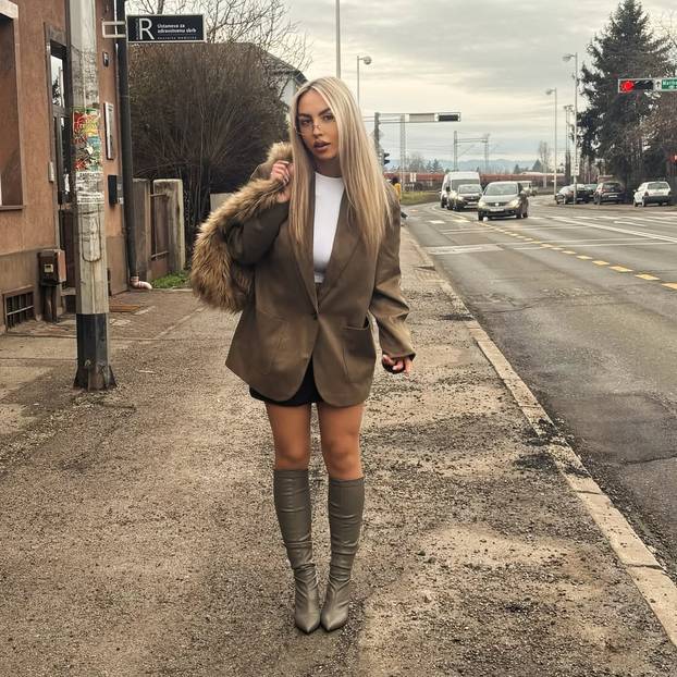 FOTO Tko je Lukrecia koja se u Večeri za 5 kupala u tangicama?