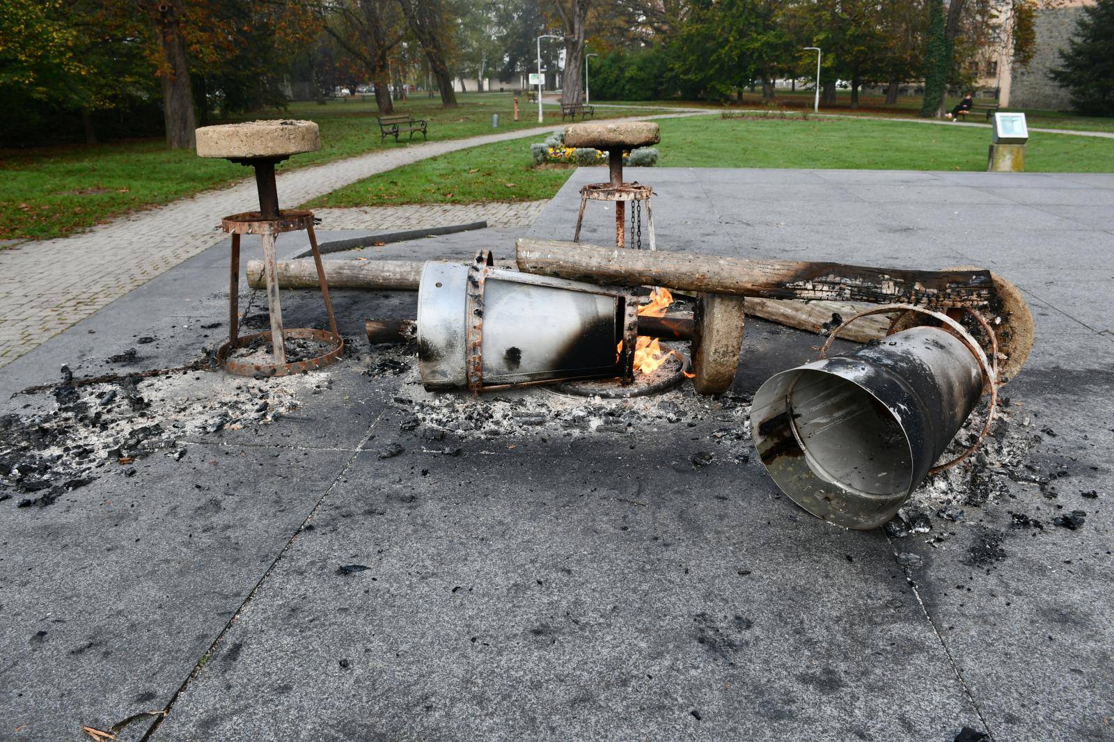 Sisak: Vandali ponovno uniÅ¡tili spomenik poginulim hrvatskim braniteljima