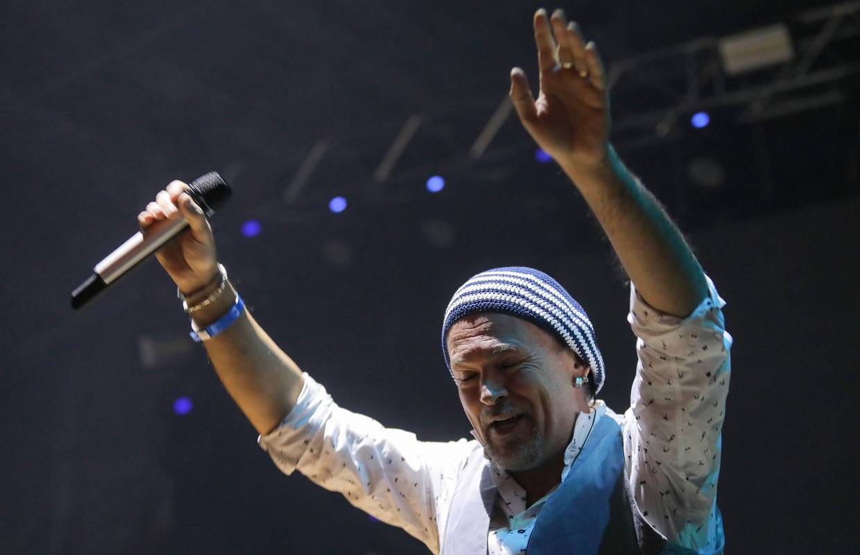 Nakon duge stanke Gibonni je objavio novi album 'U po' ure'