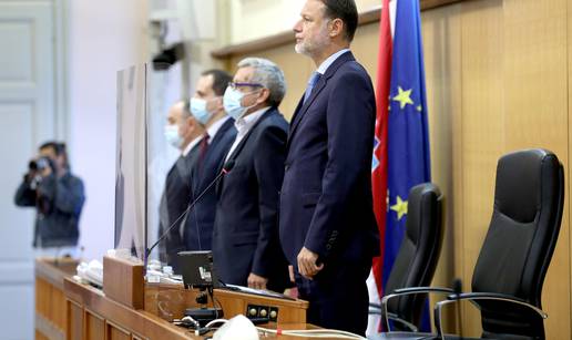 Sabor minutom šutnje obilježio je Međunarodni dan borbe protiv nasilja nad ženama