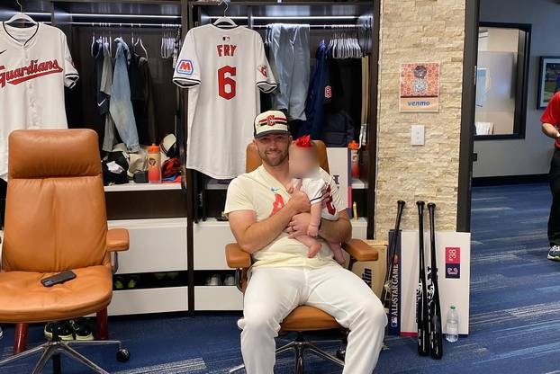 Ovako izgleda lice čovjeka kad ga pogodi loptica sa 160 km/h