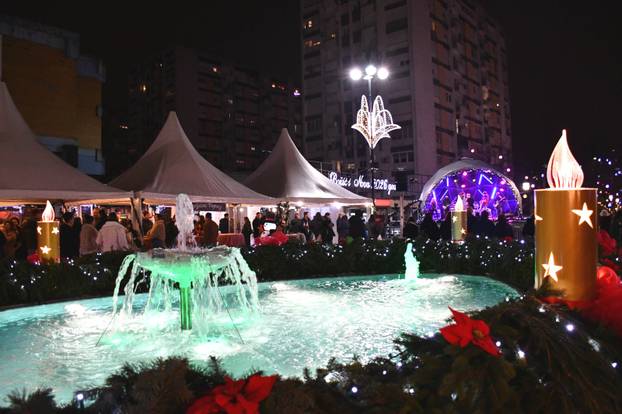 FOTO U Slavonskom Brodu zapaljena 3. adventska svijeća