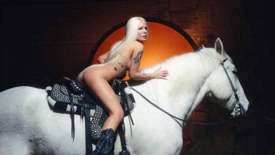 Pjevačica Halsey snimila spot potpuno gola: Posveta bivšem