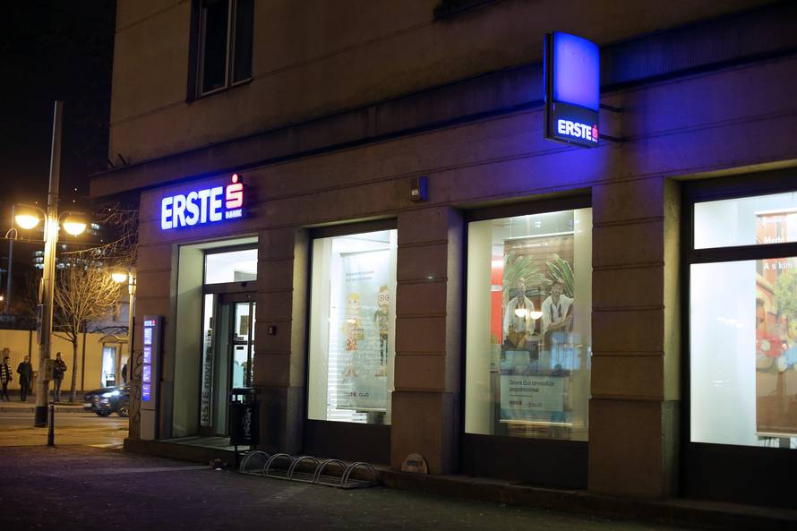 Osoba u invalidskim kolicima opljačkala je banku u Zagrebu