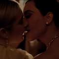 Kim Kardashian i Emma Roberts šokirale fanove sočnom scenom