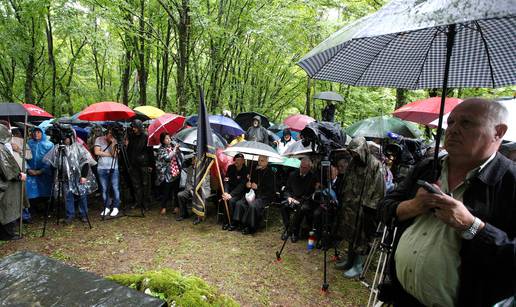 Više stotina ljudi sudjelovalo u spomen-pohodu na Jazovku