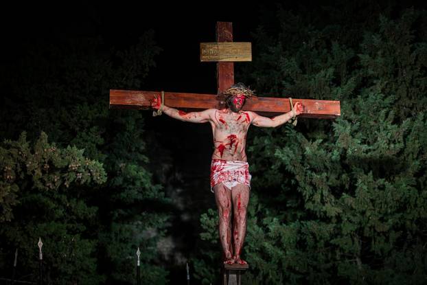 Imotski: Uprizorenje 24. Žive slike Muke Isusove