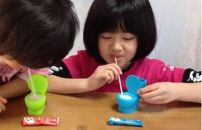 Japanska dječja igračka: Jedi izmet i pij urin iz WC školjke!