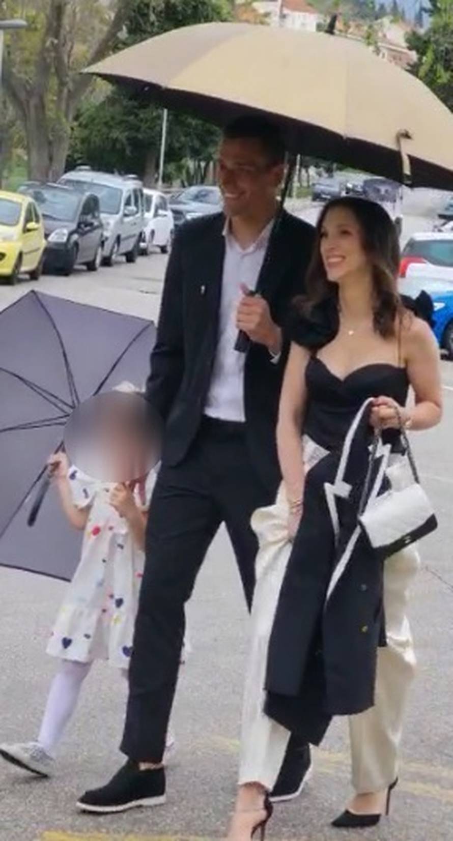 WAGS-ice s domaćih terena: Igrače s tribina bodre bivše misice i ljubavi iz srednjih škola