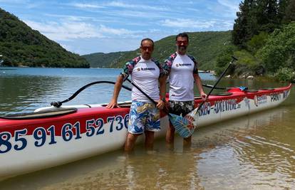 Sin Matije Ljubeka oduševio turiste posebnom ponudom: Svi žele vožnju u havajskom kanuu