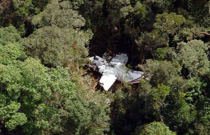 U padu aviona poginulo svih 18 ljudi, među kojima i 4 djece