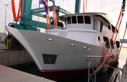 U Brodotrogiru: Porinut je novi veliki brod za nautički turizam
