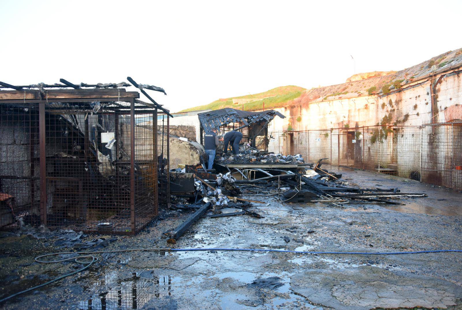 Pula: Požar u pulskom azilu za životinje Snoopy