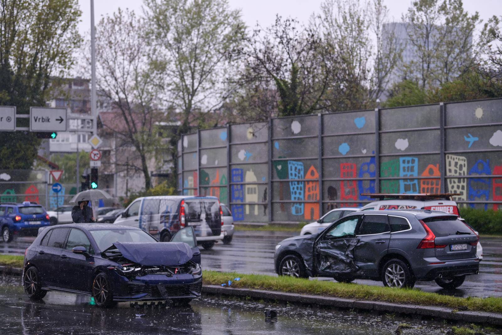 Zagreb: Pet vozila sudarilo se na Slavonskoj aveniji 