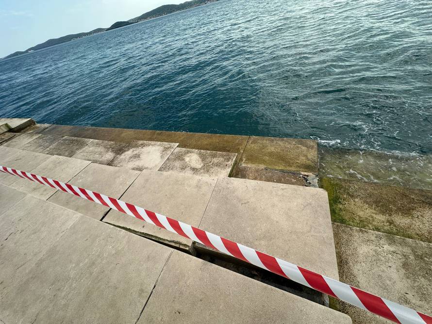 FOTO Snažno nevrijeme u Zadru oštetilo i Morske orgulje: 'Cijeli jedan blok završio je u moru!'
