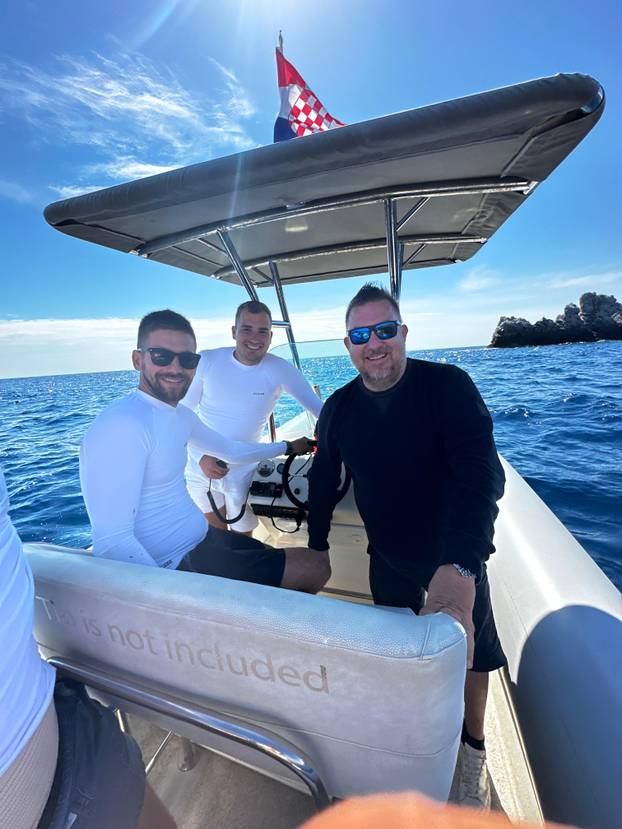 FOTO Kupanje na Palagruži je stvarno nezaboravno, nigdje nema tako kristalnog Jadrana