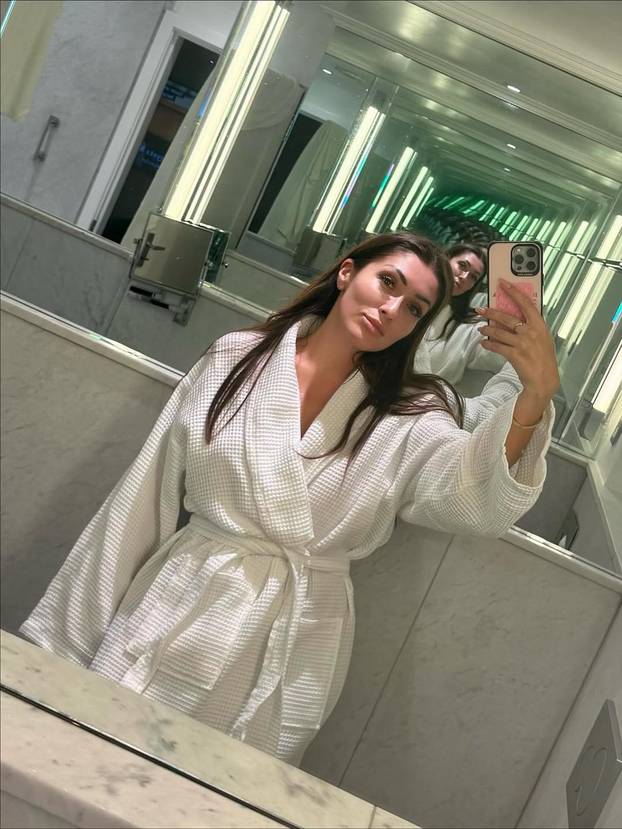 FOTO Hana Hadžiavdagić slavi rođendan: Pogledajte kako se mijenjala kroz godine...