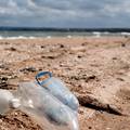 S vodom iz plastičnih boca u organizam unosimo puno više mikroplastike nego se mislilo