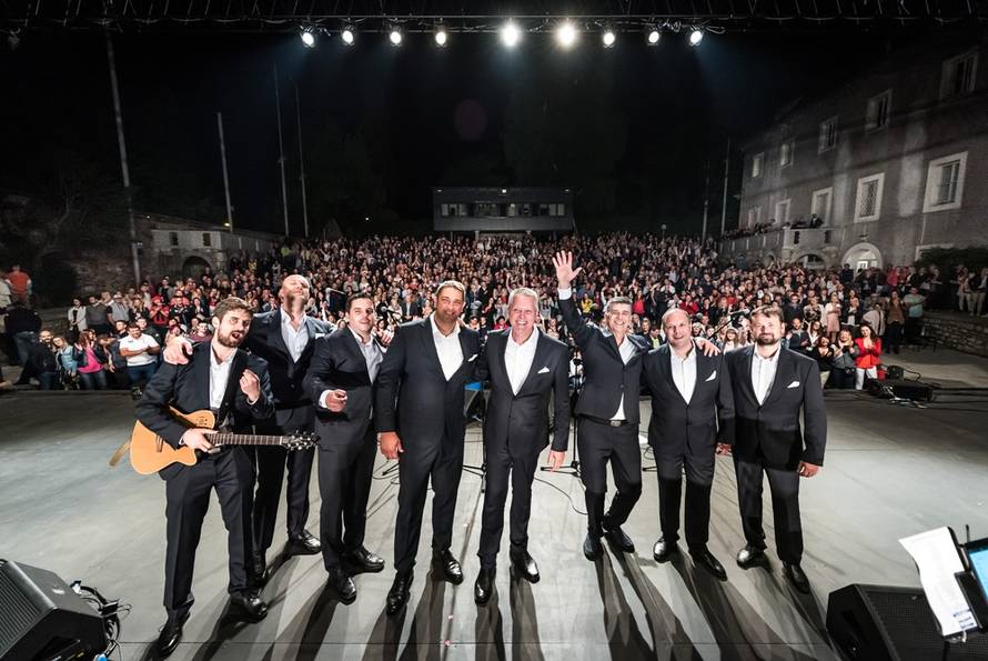 Klapa Rišpet: Kazalište je odzvanjalo ljubavnim stihovima